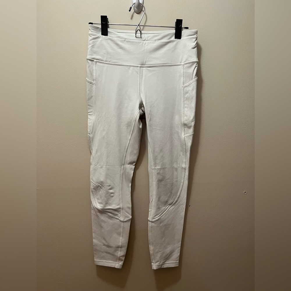 White lululemon leggings